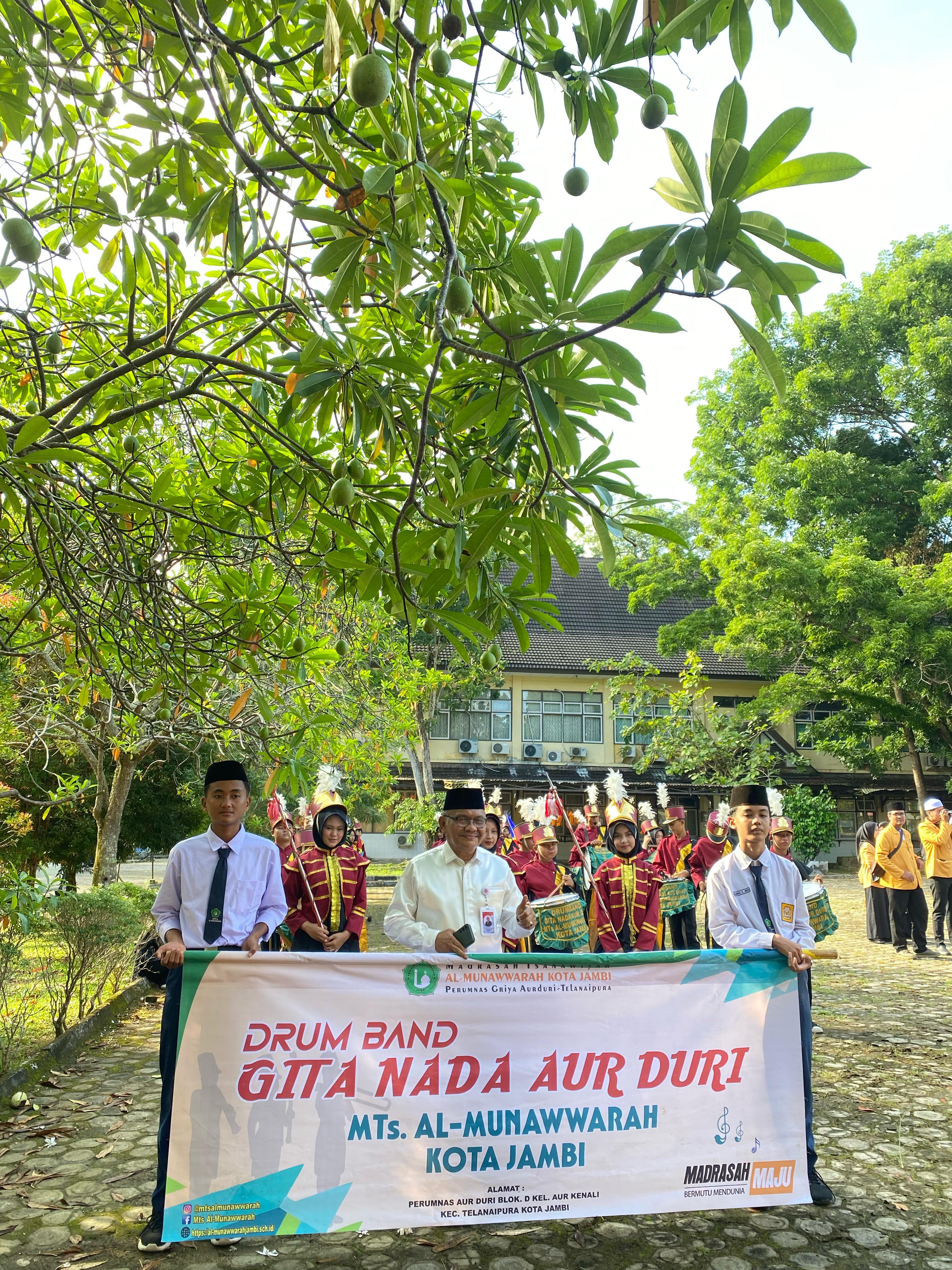 MTs Al Munawwarah Mengikuti Pawai Pembukaan MTQ Nasional dan Internasional di Universitas Jambi 